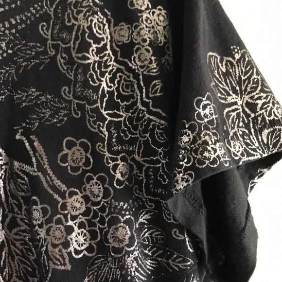 Like New Lucky Brand Women’s Metallic Floral Print Top - Picture 7 of 7